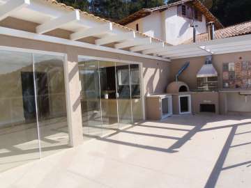 Casa à venda em Itaipava, Petrópolis - RJ