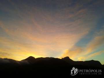 Casa à venda em Valparaíso, Petrópolis - RJ