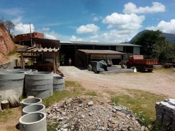 Galpão à venda em Fischer, Teresópolis - RJ