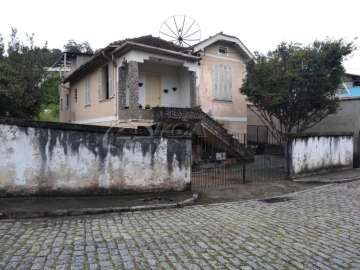 Casa à venda em Mosela, Petrópolis - RJ