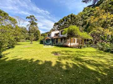 Casa à venda em Bingen, Petrópolis - RJ