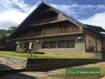 Casa à venda em Mosela, Petrópolis - RJ