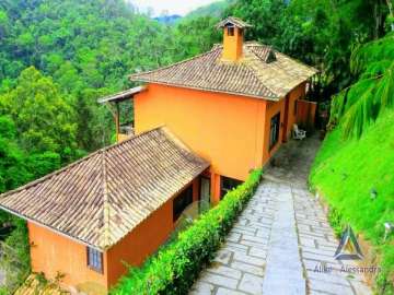 Casa à venda em Itaipava, Petrópolis - RJ