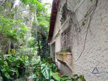 Casa à venda em Carangola, Petrópolis - RJ