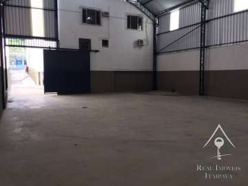 Loja à venda em Centro, Três Rios - RJ