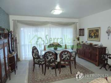 Apartamento à venda em Valparaíso, Petrópolis - RJ