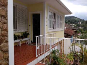 Casa à venda em Valparaíso, Petrópolis - RJ