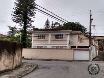 Casa à venda em Valparaíso, Petrópolis - RJ