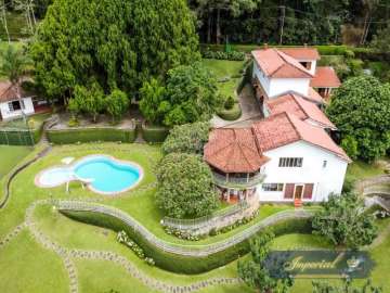Casa à venda em Itaipava, Petrópolis - RJ
