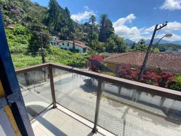 Casa à venda em Valparaíso, Petrópolis - RJ