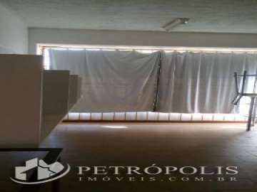 Loja à venda em Alto da Serra, Petrópolis - RJ