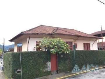 Casa à venda em Valparaíso, Petrópolis - RJ