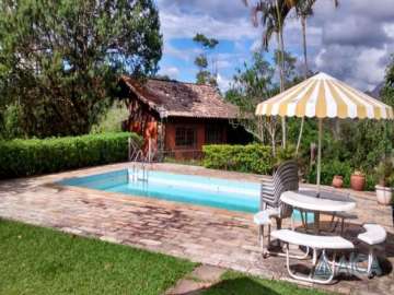 Casa à venda em Carangola, Petrópolis - RJ