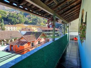 Casa à venda em Cascatinha, Petrópolis - RJ