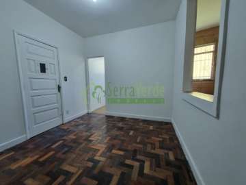 Apartamento à venda em Mosela, Petrópolis - RJ