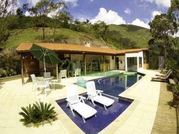Casa à venda em Itaipava, Petrópolis - RJ