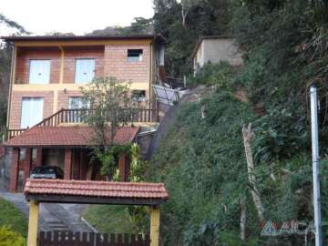 Casa à venda em Mosela, Petrópolis - RJ