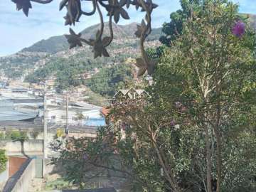 Casa à venda em Itamarati, Petrópolis - RJ