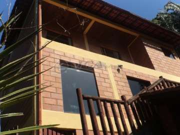 Casa à venda em Mosela, Petrópolis - RJ