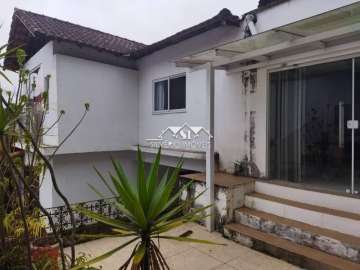 Casa à venda em Valparaíso, Petrópolis - RJ