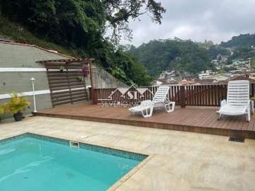 Casa à venda em Mosela, Petrópolis - RJ