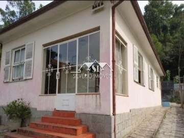 Casa à venda em Carangola, Petrópolis - RJ