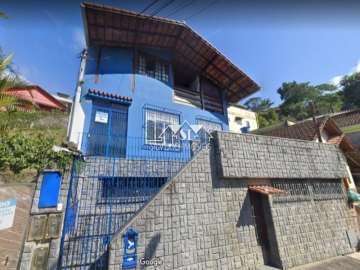 Casa à venda em Mosela, Petrópolis - RJ