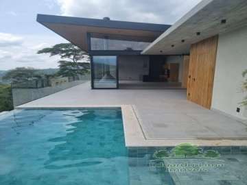 Casa à venda em Itaipava, Petrópolis - RJ