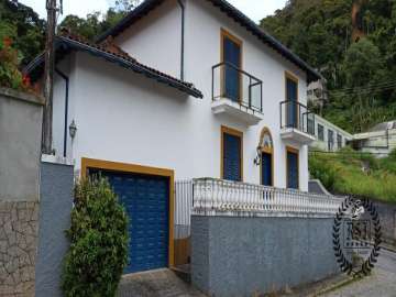 Casa à venda em Valparaíso, Petrópolis - RJ