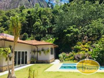 Casa à venda em Araras, Petrópolis - RJ