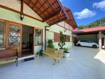 Casa à venda em Golfe, Teresópolis - RJ