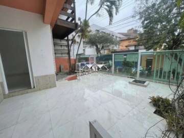 Casa à venda em Passagem, Cabo Frio - RJ