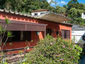 Casa à venda em Independência, Petrópolis - RJ