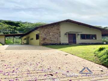 Casa à venda em Itaipava, Petrópolis - RJ
