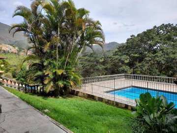 Casa à venda em Itaipava, Petrópolis - RJ