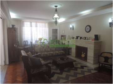 Casa à venda em Valparaíso, Petrópolis - RJ