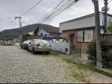 Casa à venda em Mosela, Petrópolis - RJ