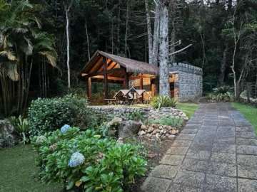 Casa à venda em Araras, Petrópolis - RJ