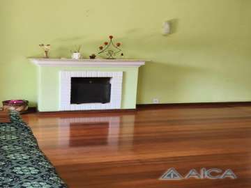 Casa à venda em Valparaíso, Petrópolis - RJ