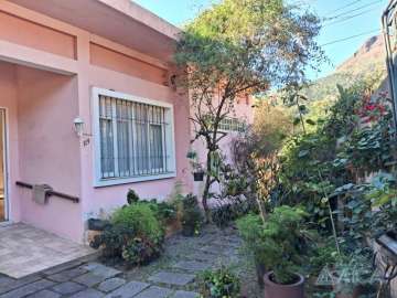 Casa à venda em Samambaia, Petrópolis - RJ