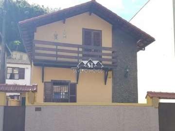 Casa à venda em Valparaíso, Petrópolis - RJ