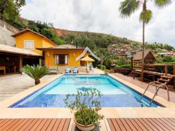 Casa à venda em Itaipava, Petrópolis - RJ