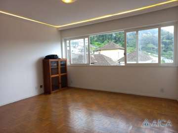 Apartamento à venda em Valparaíso, Petrópolis - RJ
