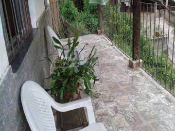 Casa à venda em Carangola, Petrópolis - RJ