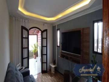 Casa à venda em Carangola, Petrópolis - RJ