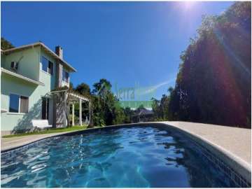 Casa à venda em Samambaia, Petrópolis - RJ