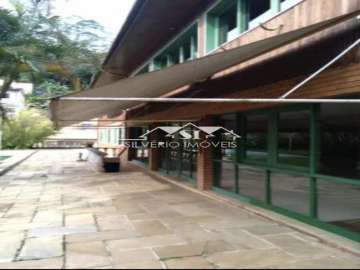 Casa à venda em Mosela, Petrópolis - RJ