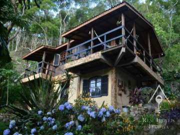 Casa à venda em Samambaia, Petrópolis - RJ