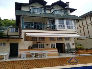 Casa à venda em Itaipava, Petrópolis - RJ