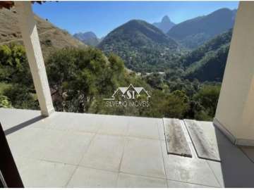 Casa à venda  em Bonsucesso, Petrópolis - RJ